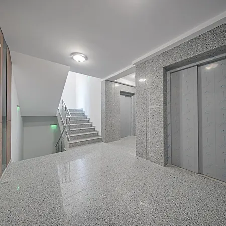 Noar - Free Parking - Metro Access *