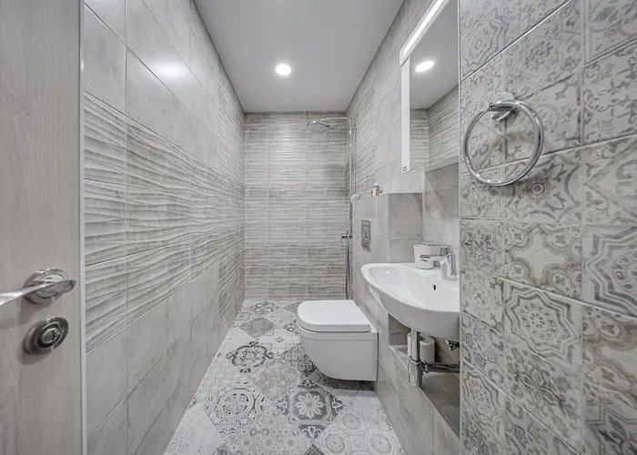 Daire Noar - Free Parking - Metro Access