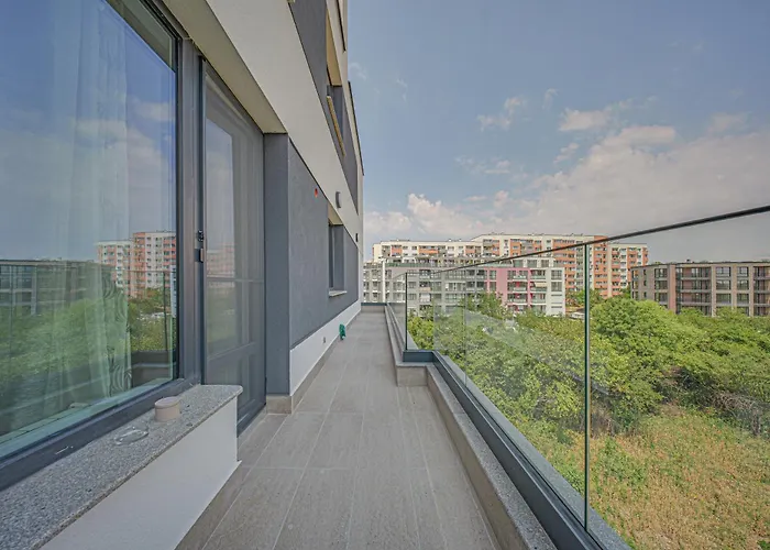 Noar - Free Parking - Metro Access